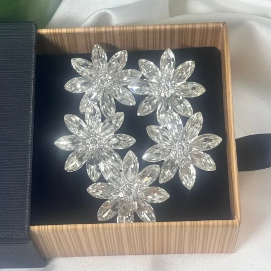 Papatya Desenli Kristal Taşlı Düğme (5 Adet)