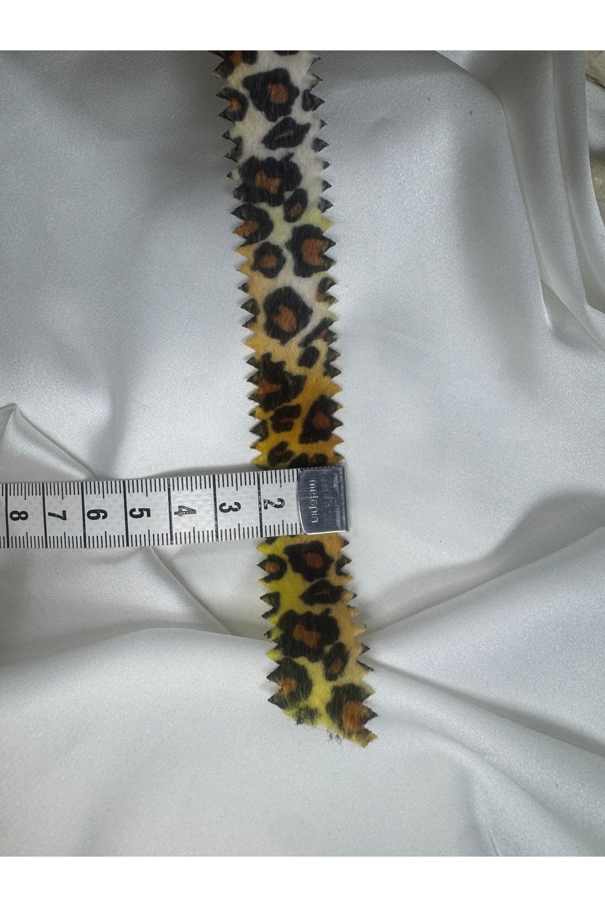 leopar desenli lazer kesim süet şerit - Görsel 4