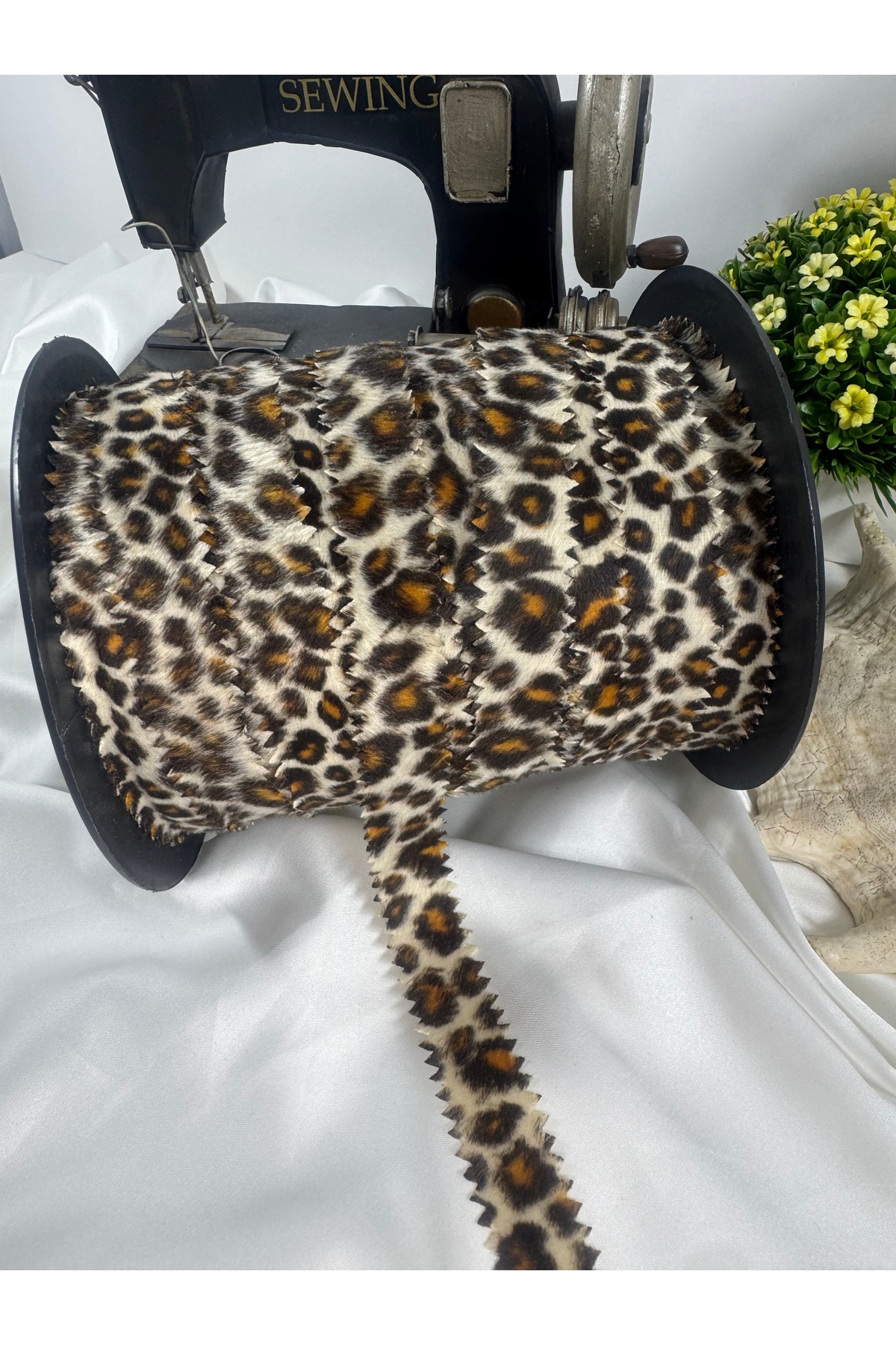 leopar desenli lazer kesim süet şerit(1mt) - Görsel 3
