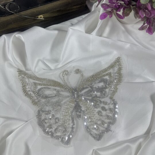 işlemeli kelebek motif aplike