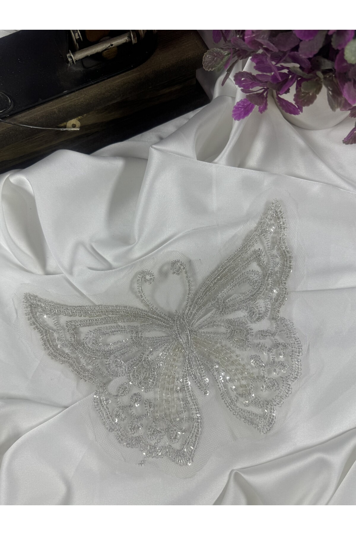 işlemeli kelebek motif aplike - Görsel 3