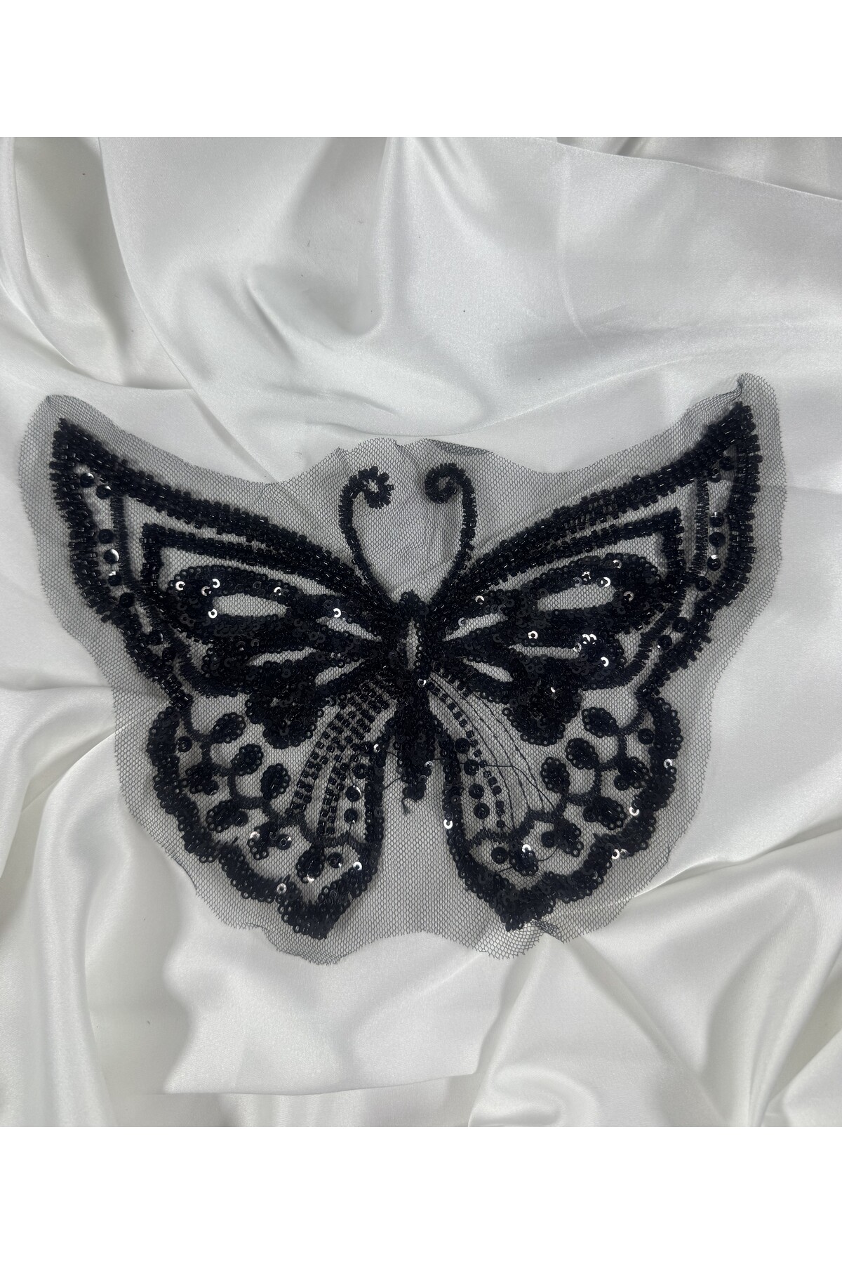 işlemeli kelebek motif aplike