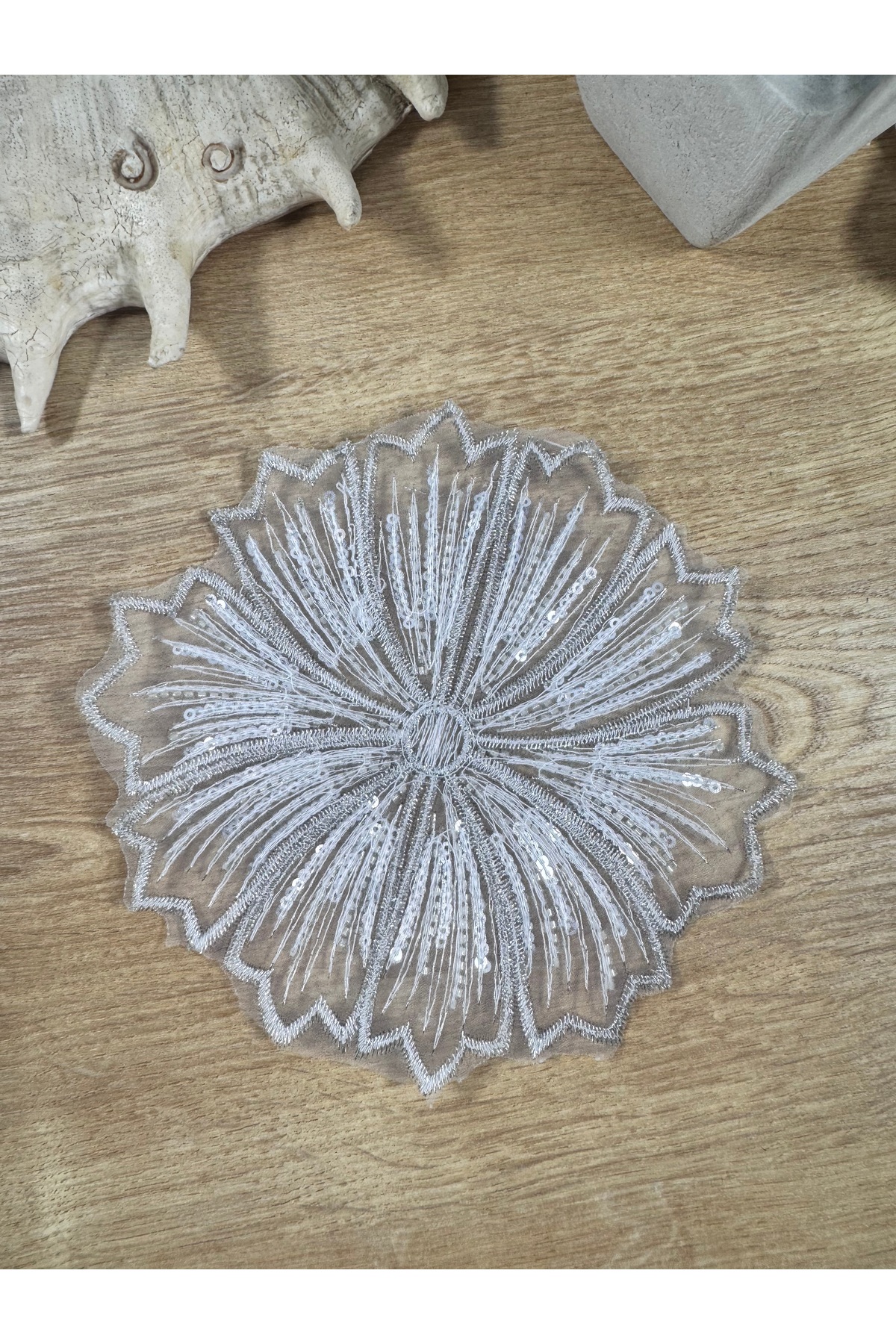 gümüş payet işlemeli aplike motif - Görsel 3
