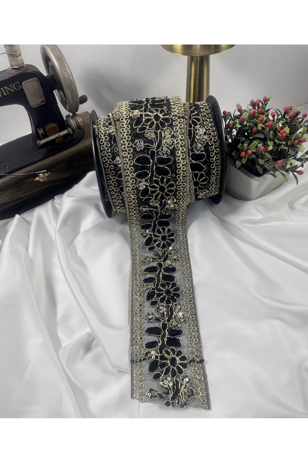 gold işlemeli papatya desenli etnik şerit dantel
