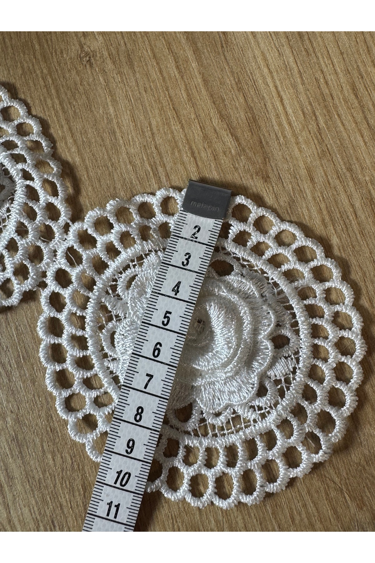 Beyaz kabartmalı gül desenli güpür dantel şerit(1mt) - Görsel 3