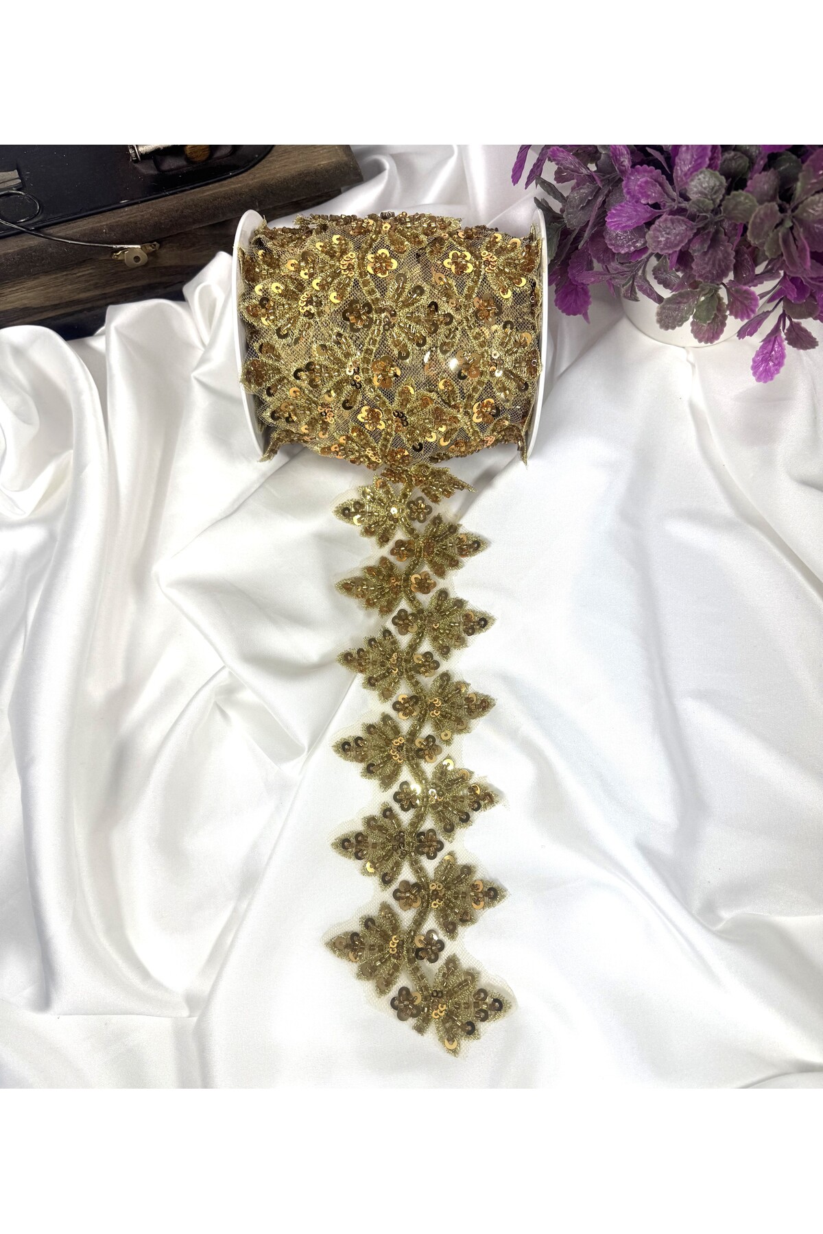 gold dantel işlemeli şerit