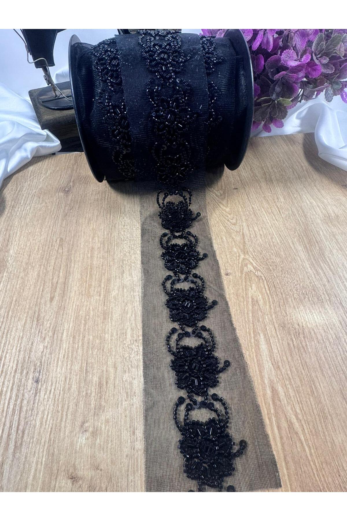 çiçek desenli boncuk işleme şerit aksesuar