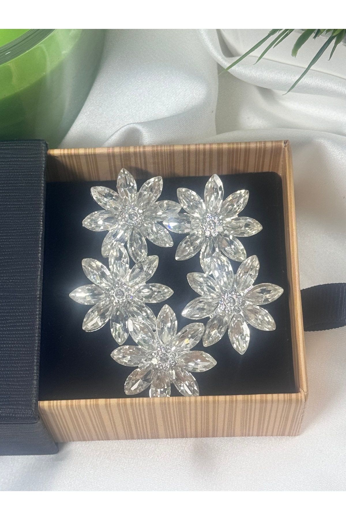 papatya desenli kristal taşlı düğme (5 adet) - Görsel 2