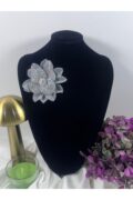 taş detaylı organze broş