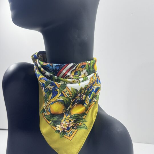 Desenli saten bandana fular