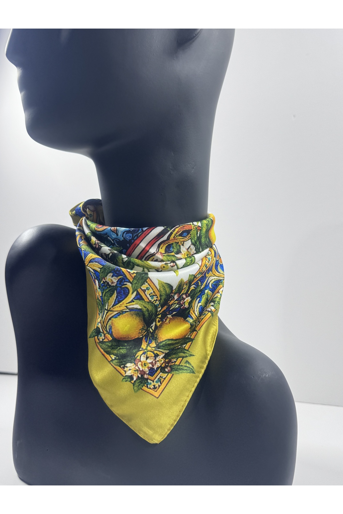 Desenli saten bandana fular