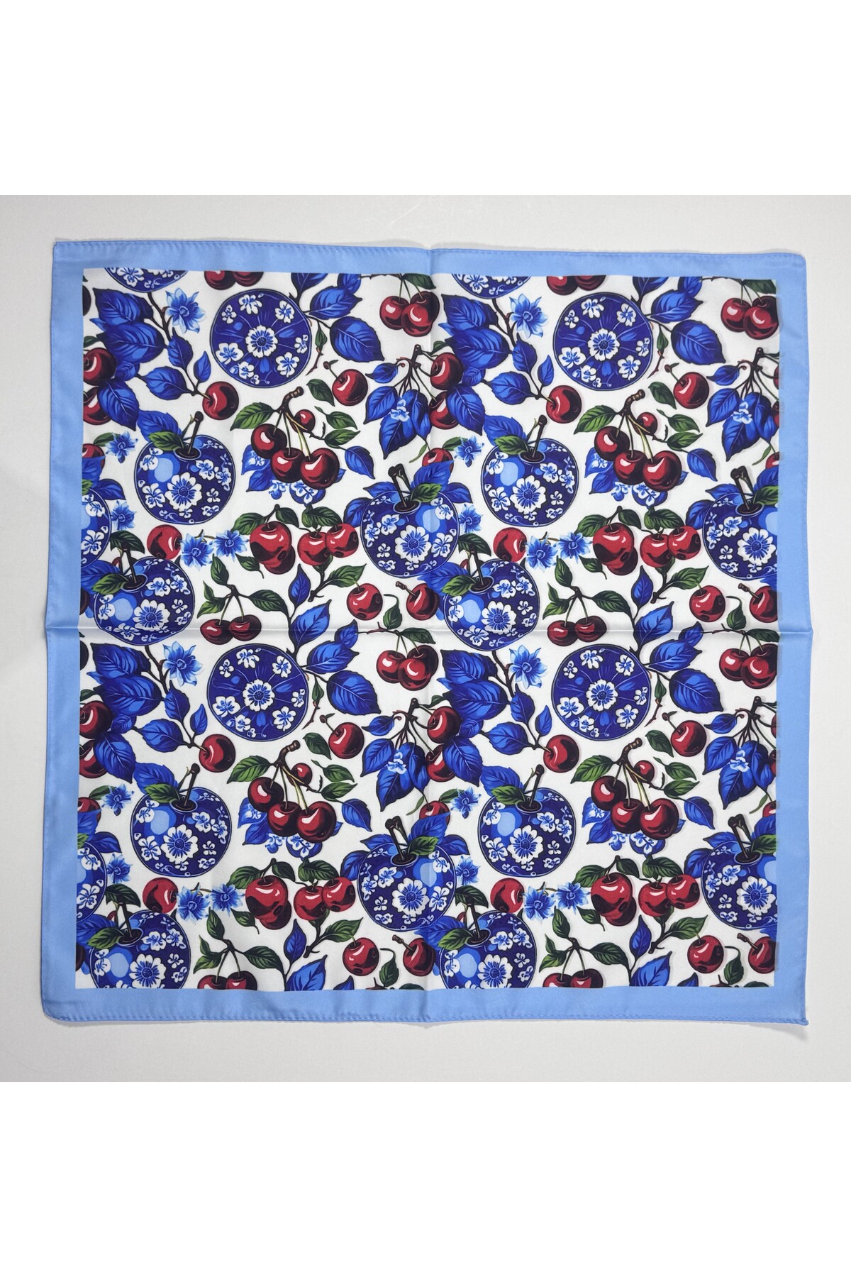 Desenli saten bandana fular - Görsel 2