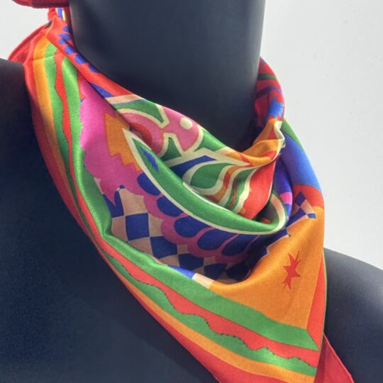 Desenli saten bandana fular