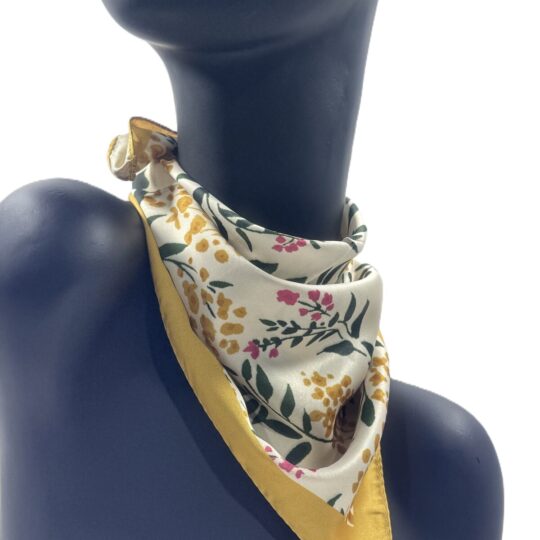 Desenli saten bandana fular