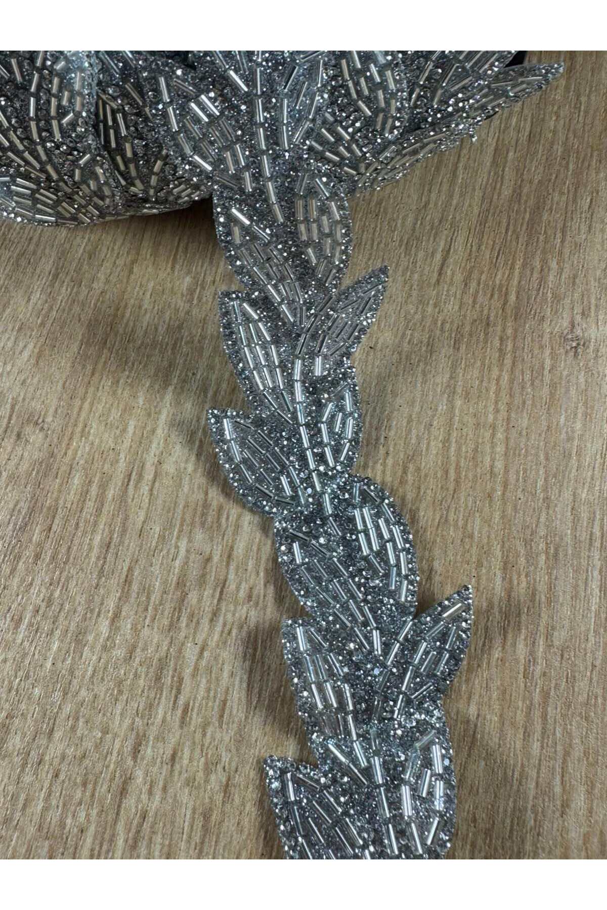 Yaprak desenli kristal taşlı yapışkanlı şerit aksesuar(1mt) - Görsel 3