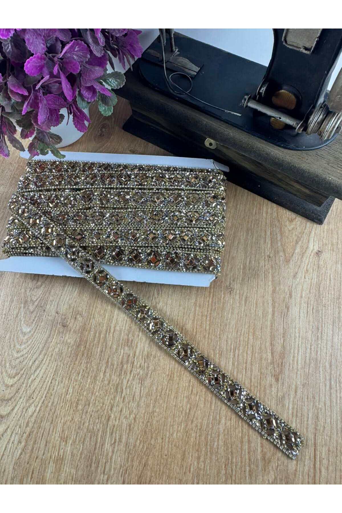Kristal taşlı yapışkanlı şerit aksesuar(1mt)