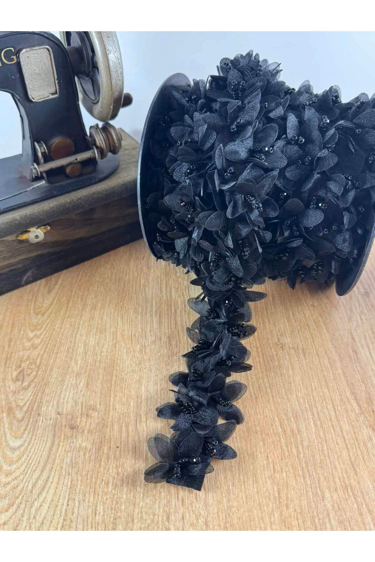 Haute Couture 3D Çiçekli kristal boncuklu dantel şerit (1mt)