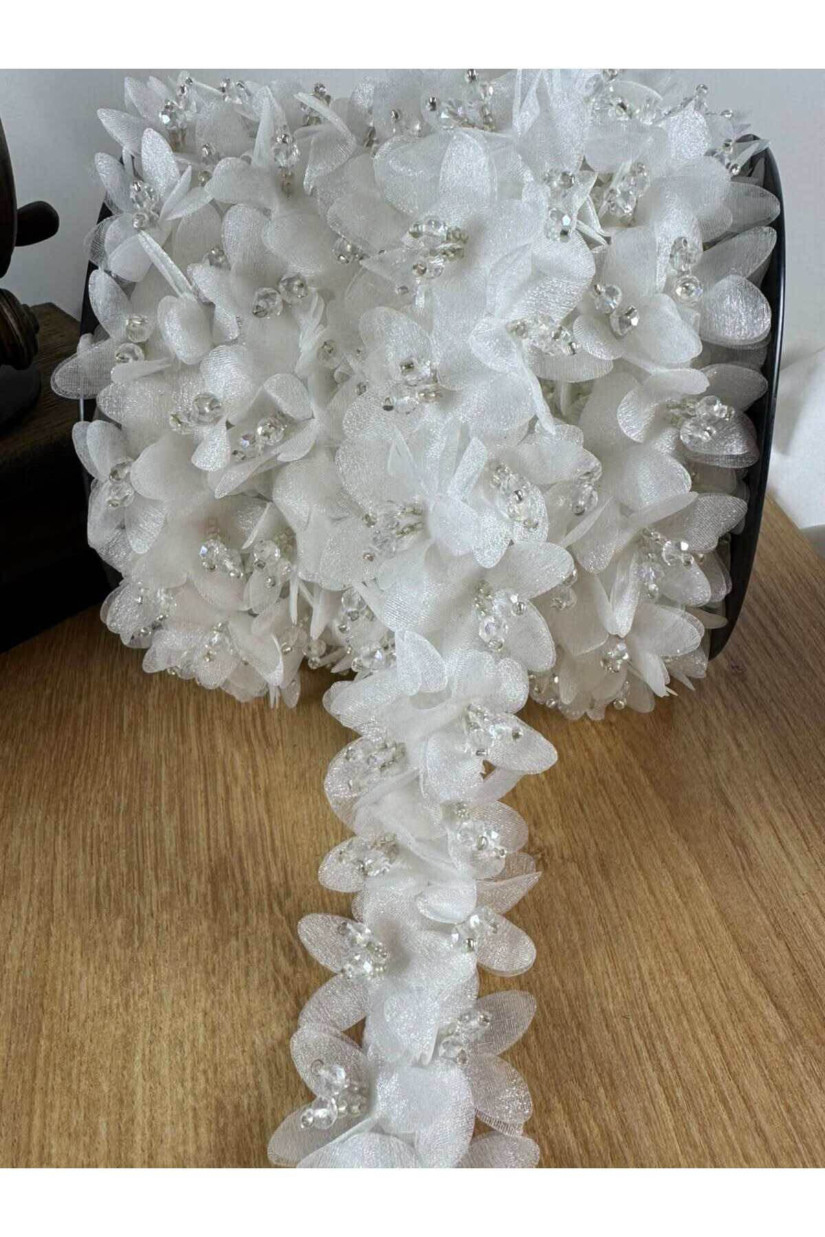 Haute Couture 3D Çiçekli kristal boncuklu dantel şerit (1mt) - Görsel 3