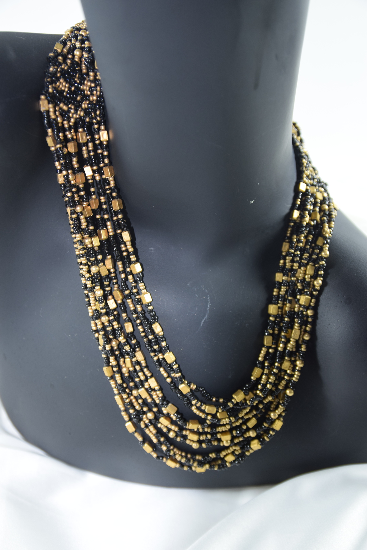 siyah gold çok katlı kolye - Görsel 3