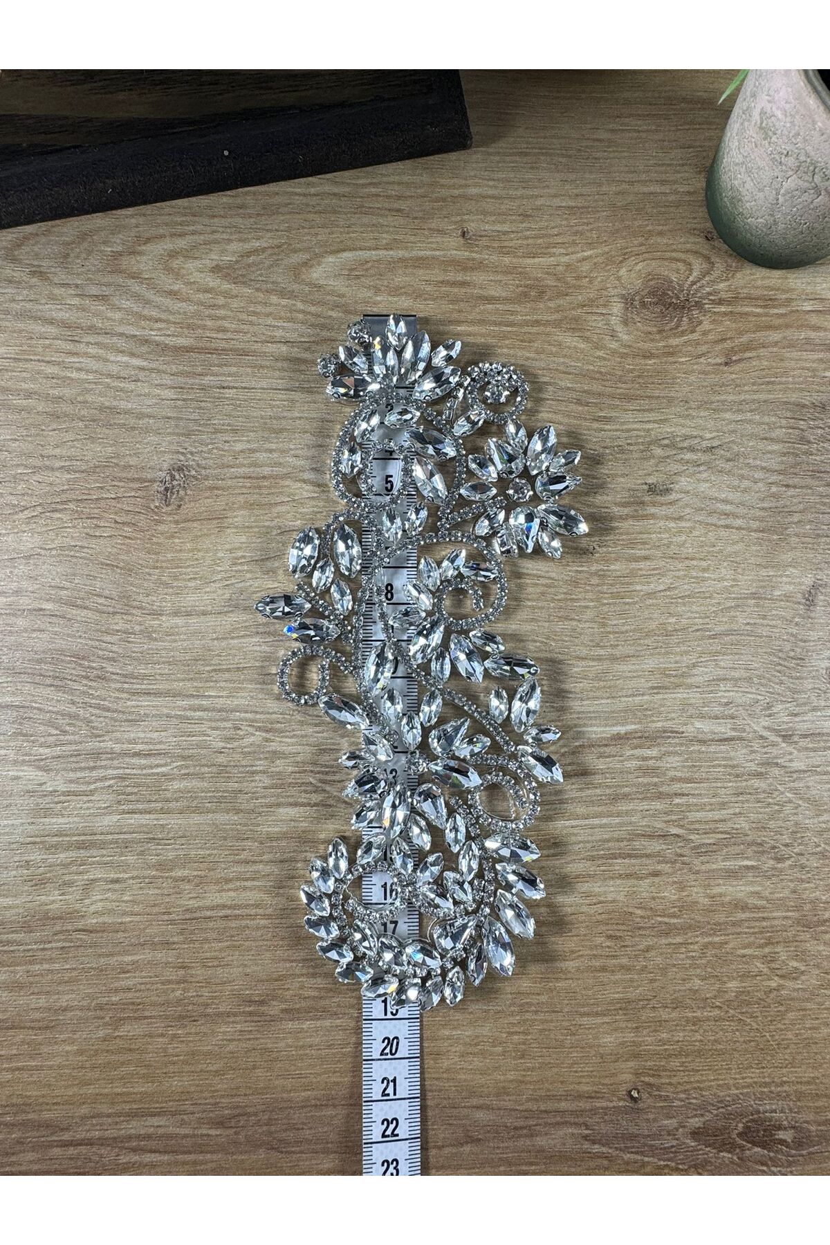 Kristal taşlı kıvrımlı yapışma aplik - Görsel 3