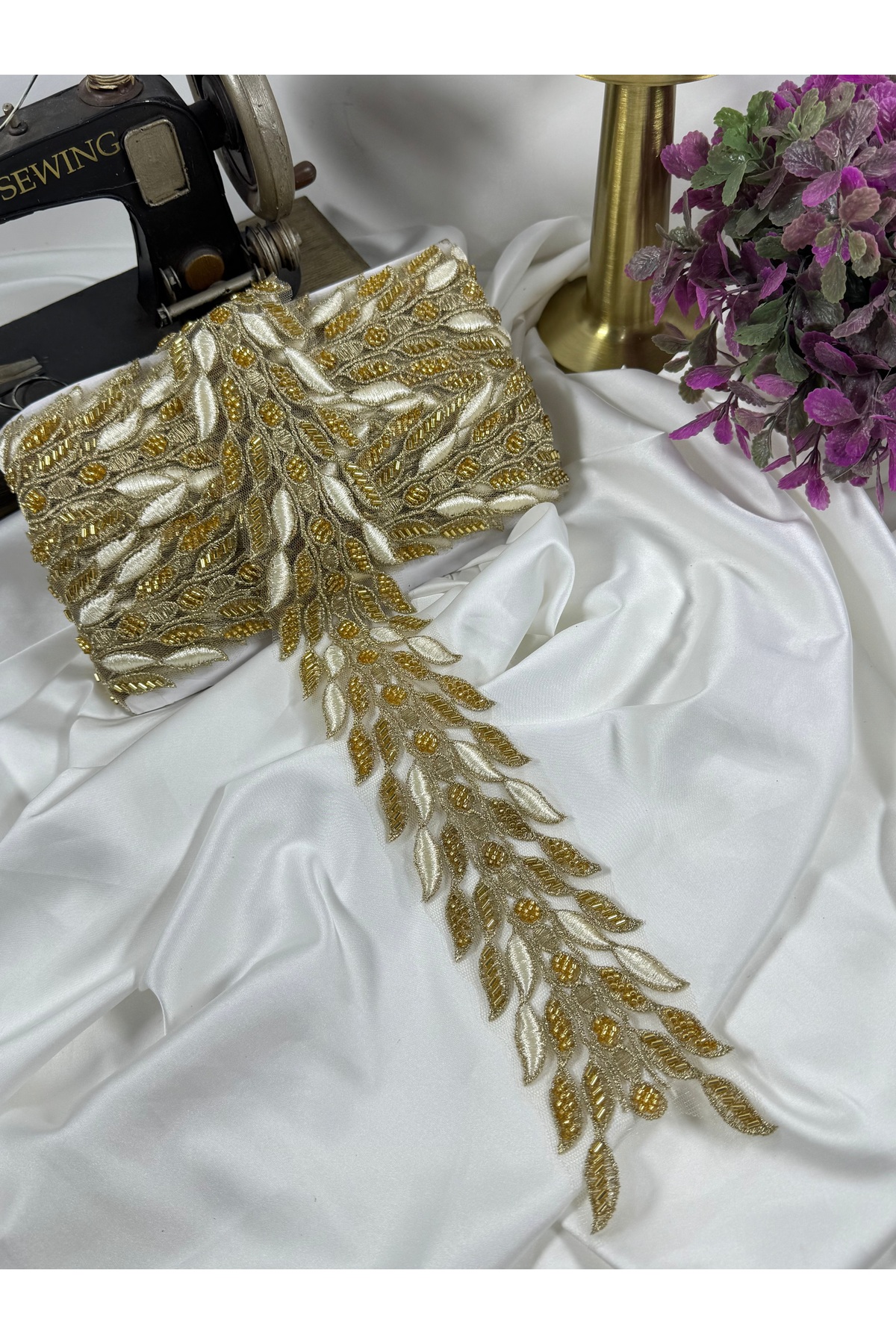 Nakış işlemeli gold boncuklu yaprak desen zarif dantel (1mt)