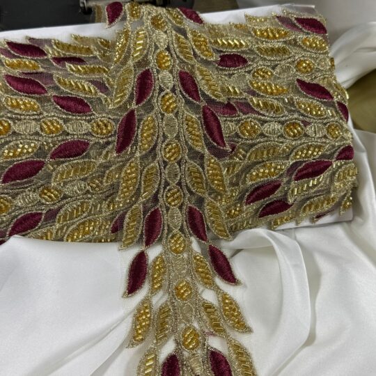 Nakış işlemeli gold boncuklu yaprak desen zarif dantel (1mt)