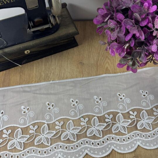 Çiçek nakışlı vual dantel şerit (1mt)
